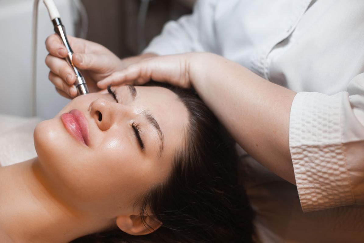 How Does Microneedling Collagen Induction Therapy Work?